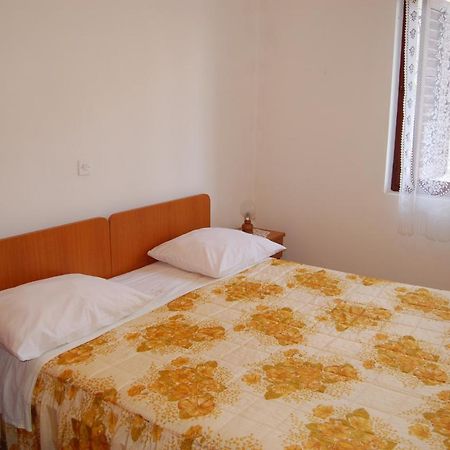 Apartments Villa Angela Krk Town Kamer foto