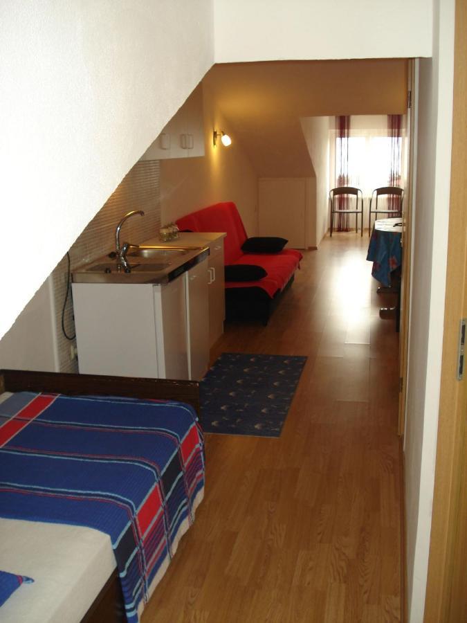 Apartments Villa Angela Krk Town Kamer foto