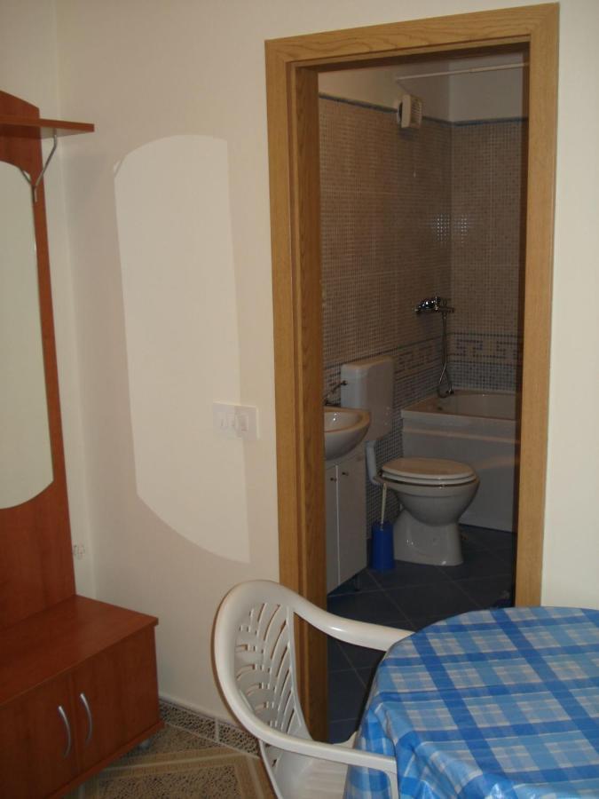 Apartments Villa Angela Krk Town Kamer foto
